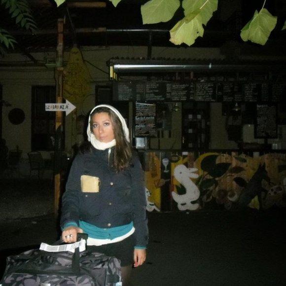 Meet your Posher, Lorena - Picture 1 of 1